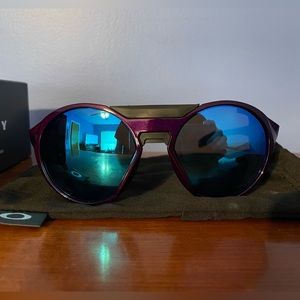 Oakley Clifden - Instagram Exclusive